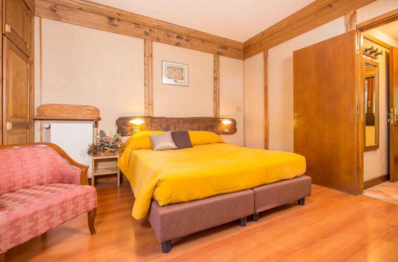 Hotel Togo Palace 泰尔米尼洛 外观 照片
