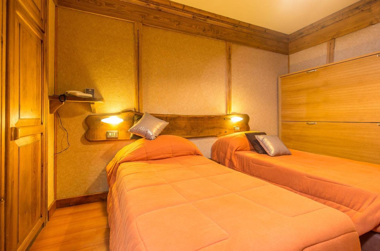 Hotel Togo Palace 泰尔米尼洛 外观 照片